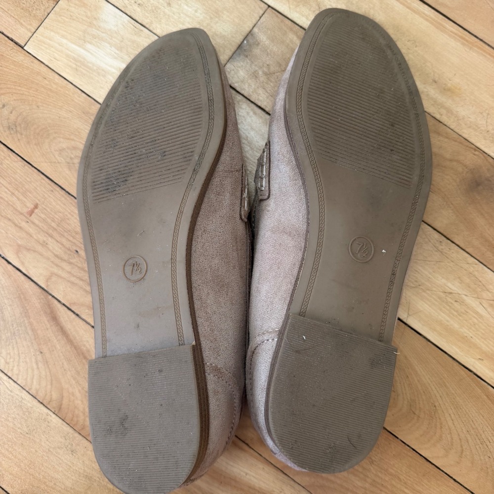 A New Day Tan Faux Suede Horsebit Loafers Gold Hardware Flats Size 7.5 - Picture 8 of 9